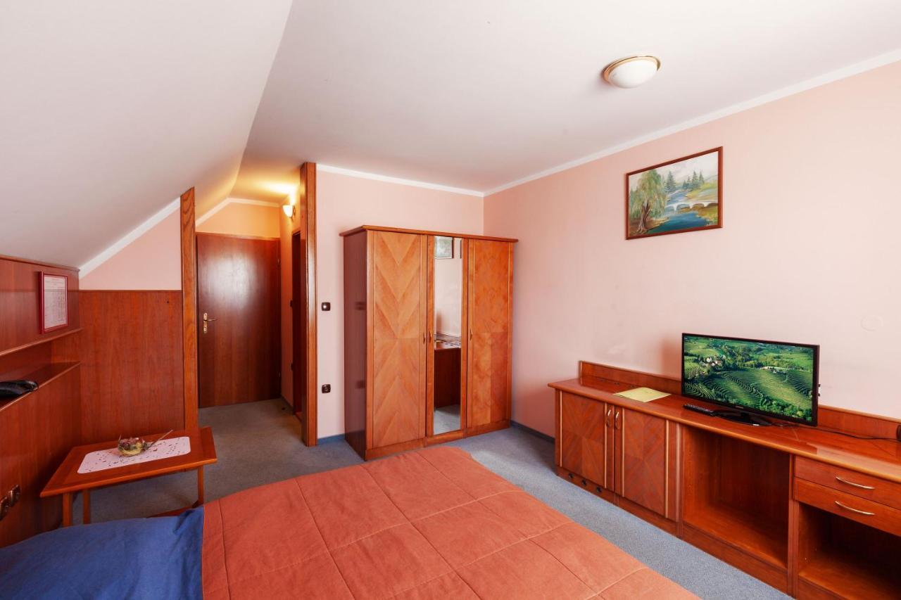 Hotel Gostisce Prosnik à Ormoz Extérieur photo