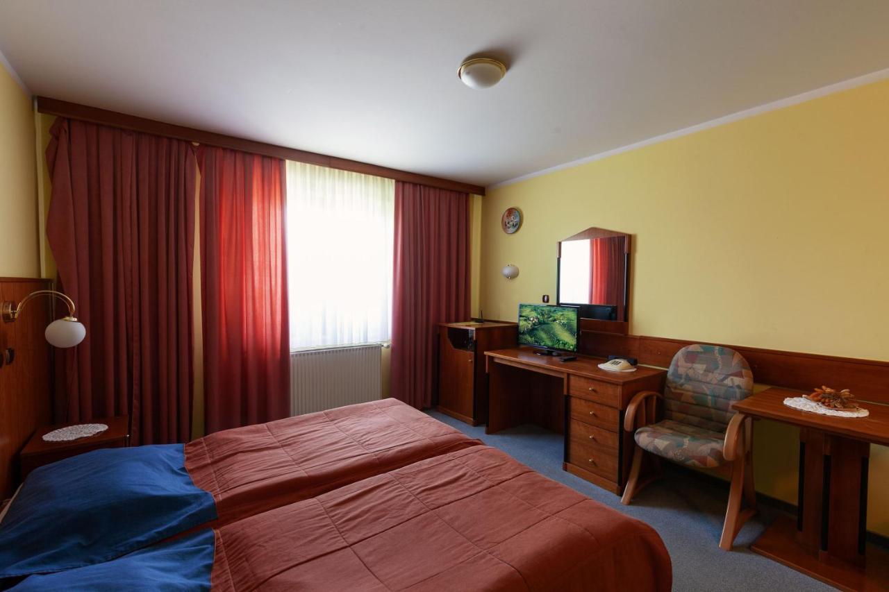 Hotel Gostisce Prosnik à Ormoz Extérieur photo